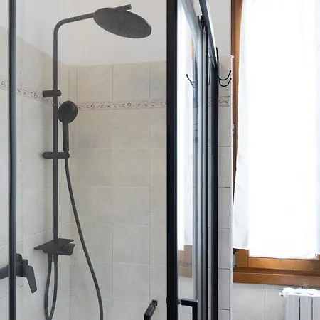 Valley Piazza Isolo דירה *